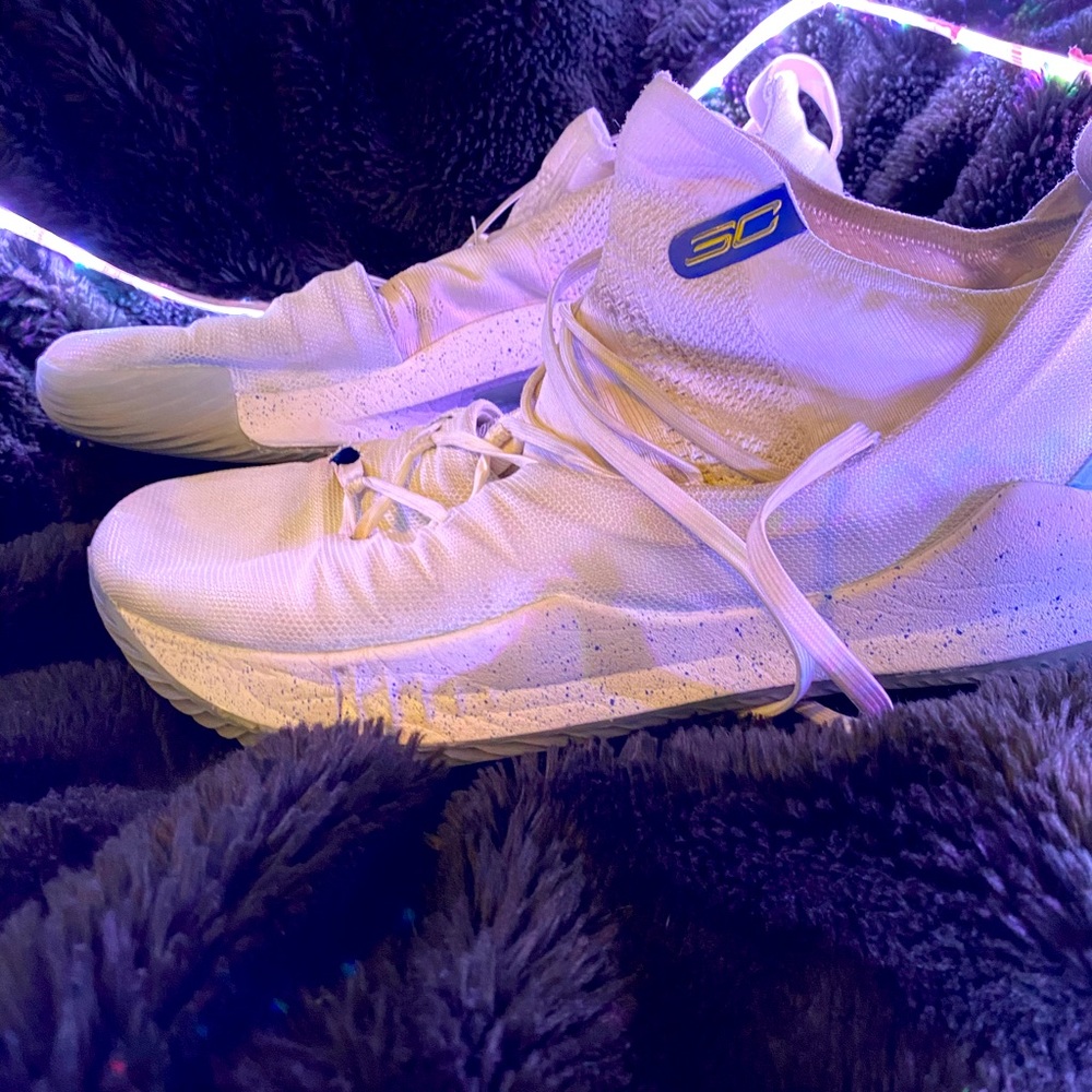 ❌SOLD❌ curry 5